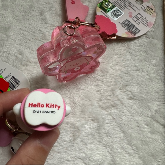 Sanrio Hello Kitty and Pompompurin Keychain Bag Charm Set - Picture 2 of 4